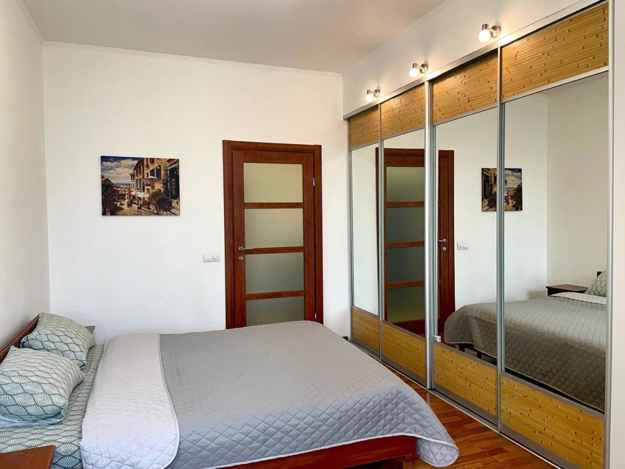 Pavlovskaya Square Apartment คาร์คิฟ ภายนอก รูปภาพ